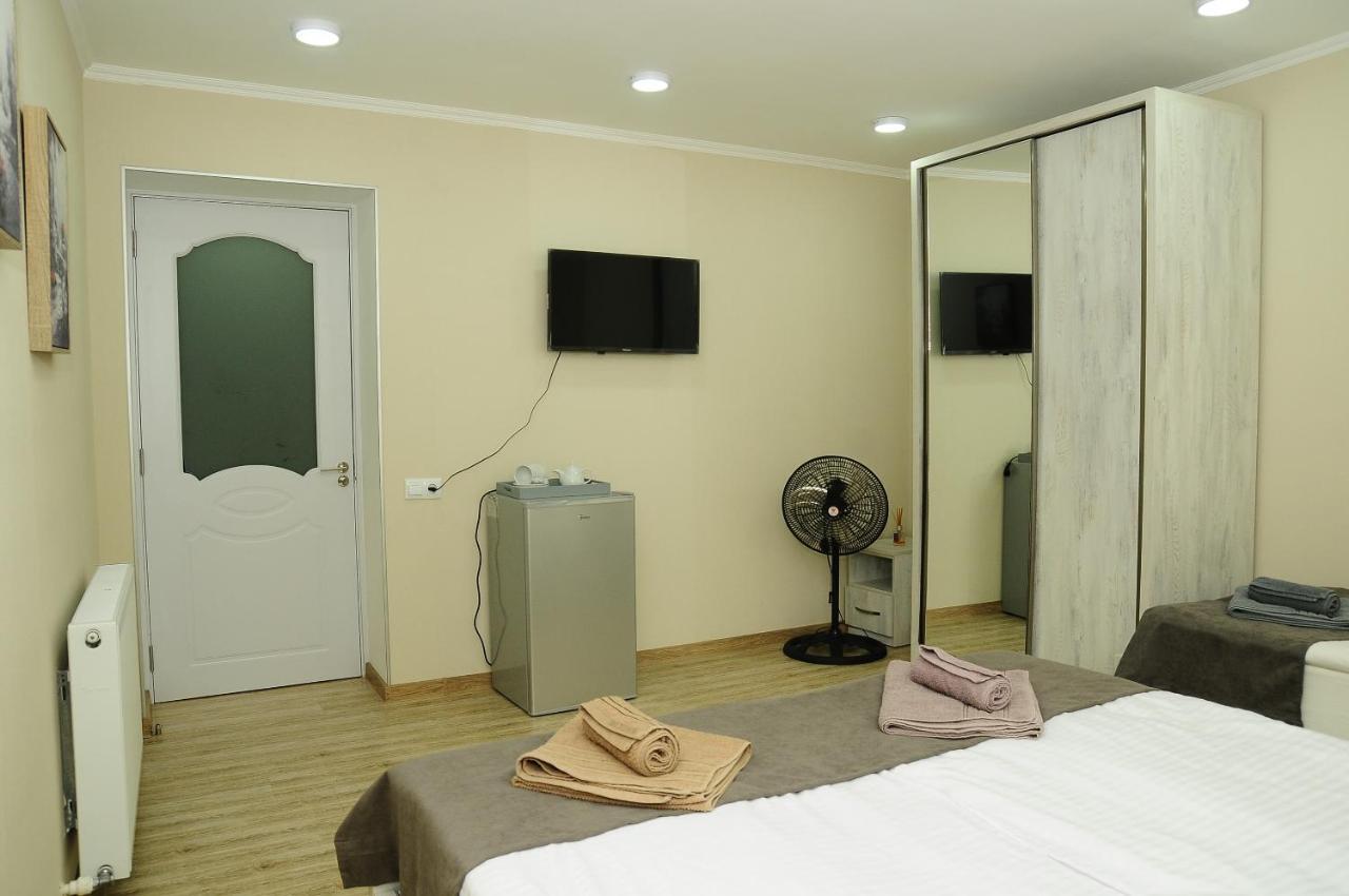 Erik'S Guest House Borjomi Exterior photo